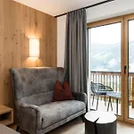 Отель Alpenklang Гроссарль