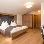 Отель Alpenklang 4*